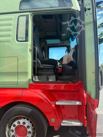 Cap tractor voluminos MAN TGX 18.460 XXL LLS-U 2 TANKS STANDKLIMA