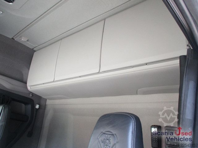Standardni tegljač Scania R 450 A4x2NA / Leder / LED