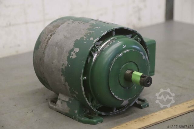 Silnik elektryczny 0,33 kW 850 obr. AEG AD80K6R3