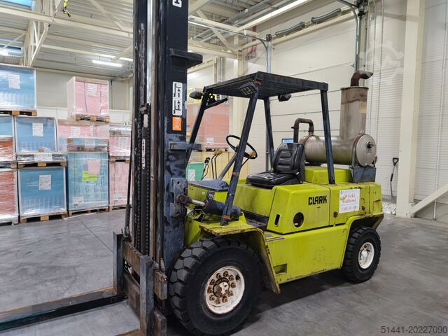 4-wiel heftruck Clark C500 Y100 PD
