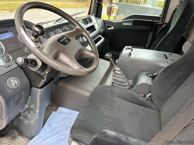 Kiepwagen MAN TGM 13.250 4x4 Kipper KRAN FUNK AHK WINTERDIENST