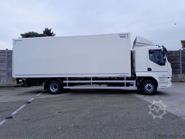 Vrachtwagen met bakwagen DAF FA XB 290 16t Spier Plywoodkoffer