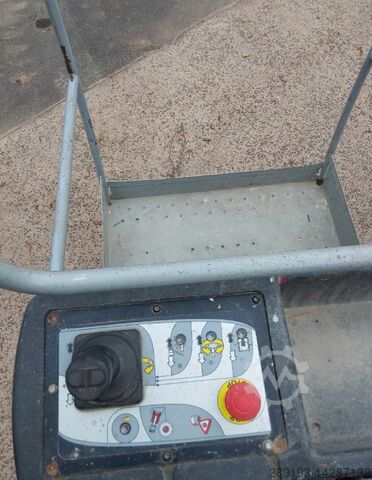 Arbejdsplatforme selv Manitou 100VJR Teleskopmastbühne Elektro 10m Arbeitshöhe