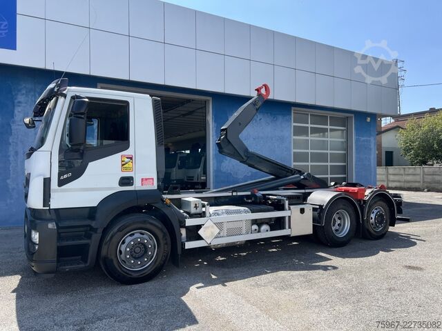Hákový nosič kontejnerů Iveco Stralis 460