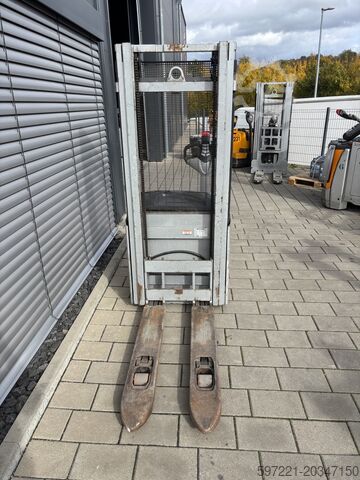 Gerbeurs de palettes Still EXV 12i Initalhub