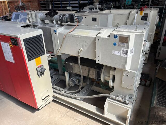 Extruder KraussMaffei KMD 90-32