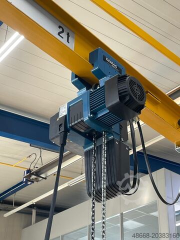 Stubni zakretni kran sa lančanim dizalicom Demag JC-P-300 2000 Kg