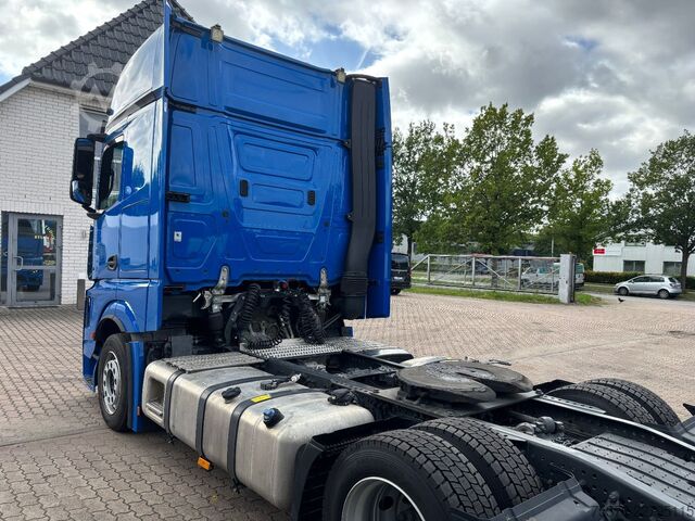 Volume trekker MERCEDES-BENZ Actros 1851 Giga Öl Retarder 2 Tanks Standklima