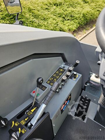 Fregadora combinada con conductor a bordo Kärcher B 300Ri Diesel