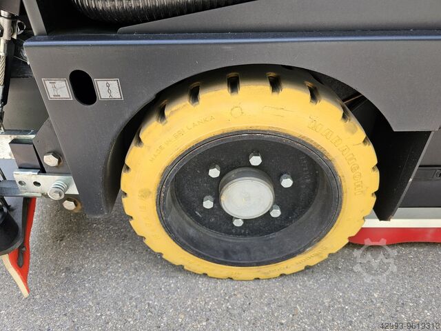 Fregadora combinada con conductor a bordo Kärcher B 300Ri Diesel