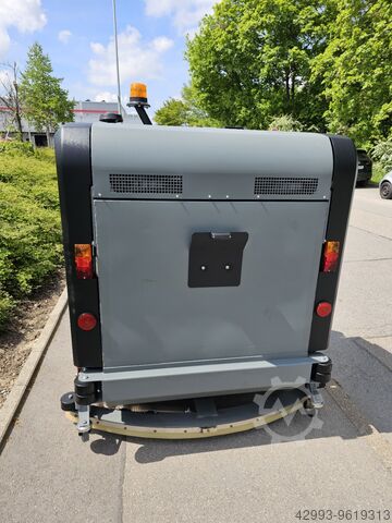 Fregadora combinada con conductor a bordo Kärcher B 300Ri Diesel