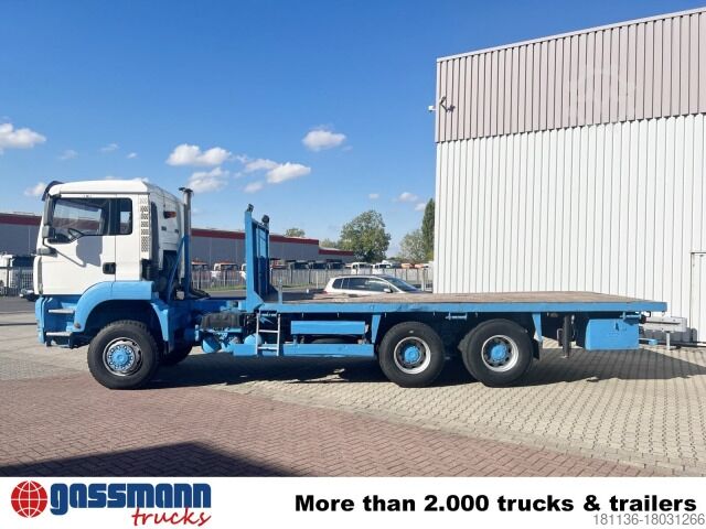 LKW mit Pritsche (offen) MAN TGA 26.310 6X6 BB, Kran PALFINGER PK 23002 C, Funk