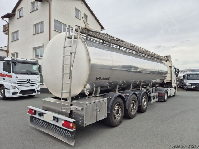 Tanker semitrailer  Fabr. HLW - 31.000 Liter - 3 Tankkammern