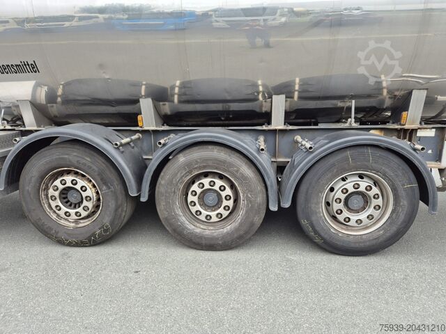 Tanker semitrailer  Fabr. HLW - 31.000 Liter - 3 Tankkammern