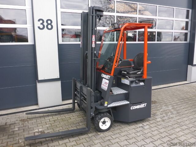 Carregador frontal de quatro vias Combilift C3000