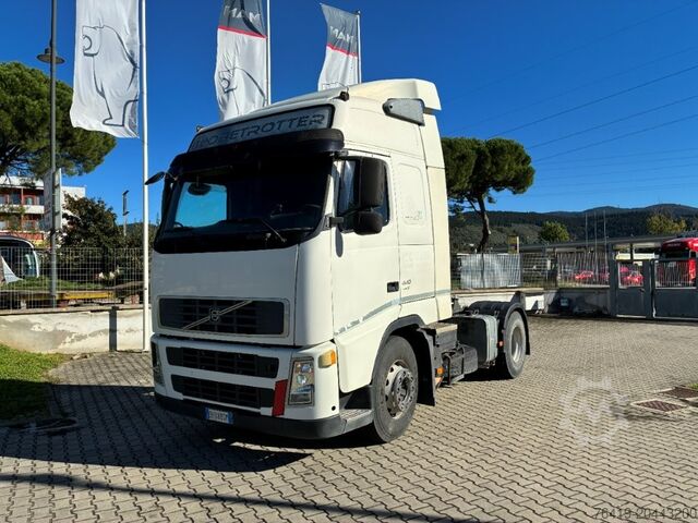 Tractora de carretera estándar Volvo FH 440 T25-139