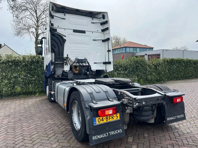 Standard-SZM Renault T HD001