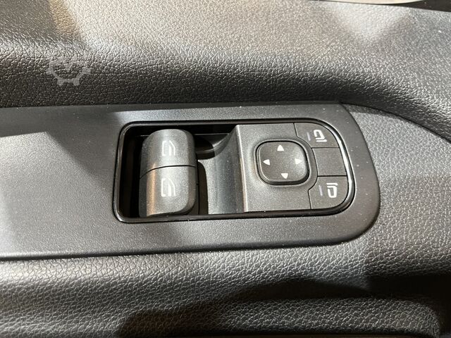 Skåpbil Mercedes-Benz Sprinter 317 CDI L2H2 RWD / Euro 6 / LED / Airc...