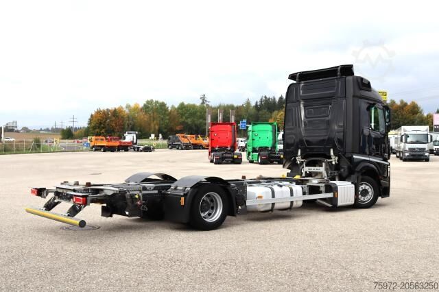 Felépítménycserélő teherautó  Actros 1842 L nR BDF Volumen