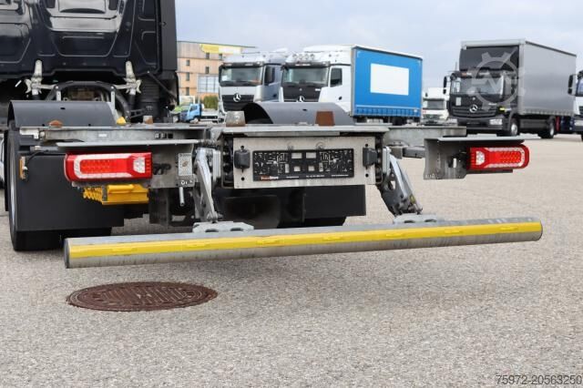 Felépítménycserélő teherautó  Actros 1842 L nR BDF Volumen