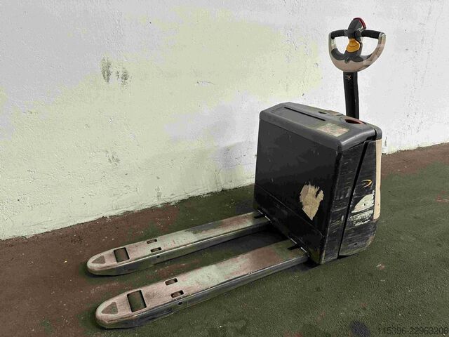 Transpalette manuel Crown WP 3015