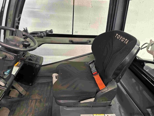 Chariot élévateur GPL Toyota 02-8FGF30