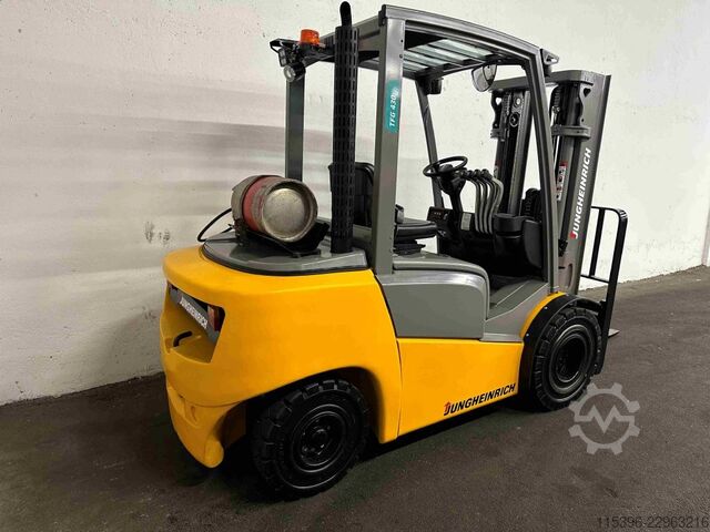 Chariot élévateur GPL Jungheinrich TFG 430 - TRIPLEX 4,4 m