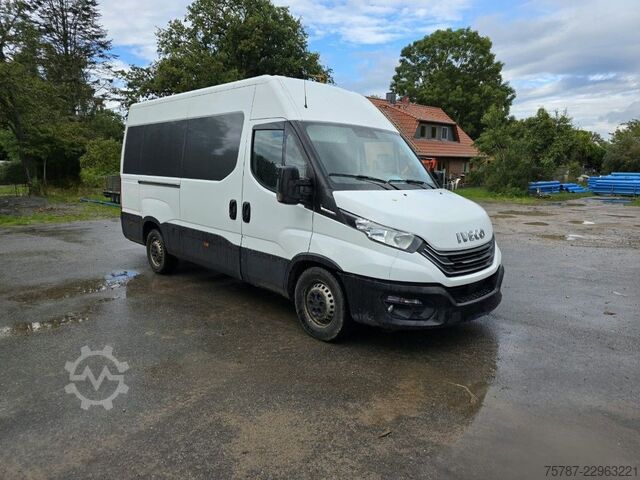 Fourgon surélevé IVECO 35S16 HiMatic, Klima Automat, 1+2 Sitzer, AHK