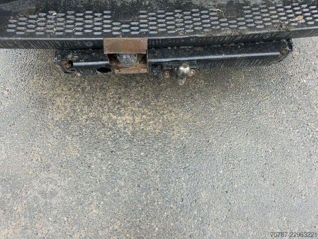 Fourgon surélevé IVECO 35S16 HiMatic, Klima Automat, 1+2 Sitzer, AHK