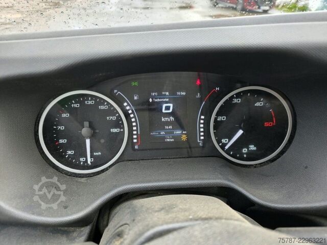 Fourgon surélevé IVECO 35S16 HiMatic, Klima Automat, 1+2 Sitzer, AHK