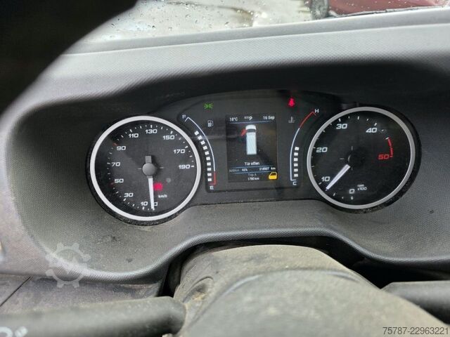 Fourgon surélevé IVECO 35S16 HiMatic, Klima Automat, 1+2 Sitzer, AHK