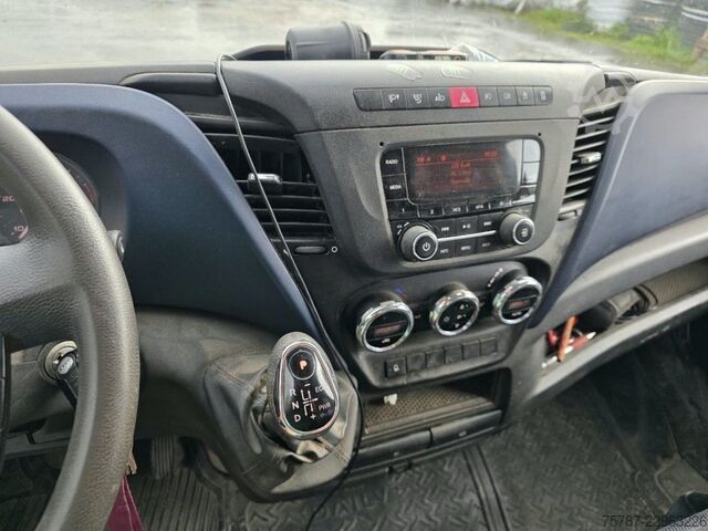 Magas tetős furgon IVECO 35S16, 1+2 Sitzer, Klima Automat, Trennwand, AHK