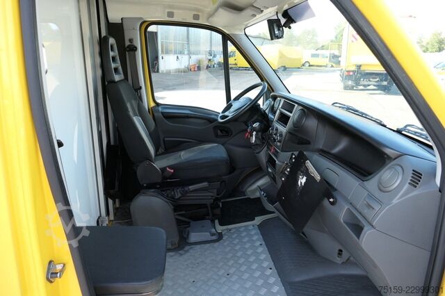Vrachtwagen met bakwagen iveco Daily 35 S11 C30C AUTOMATIK KAMERA Regale LUFT DURCHGANG EURO-5 CoC