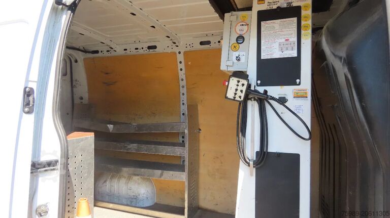 Hefplatform Renault Master 10,5 m,3 SEATS, KLUBB, 3500 kg, euro6