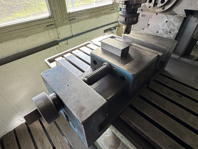 Fresatrice a letto OBRABIAREK FNC-25D3