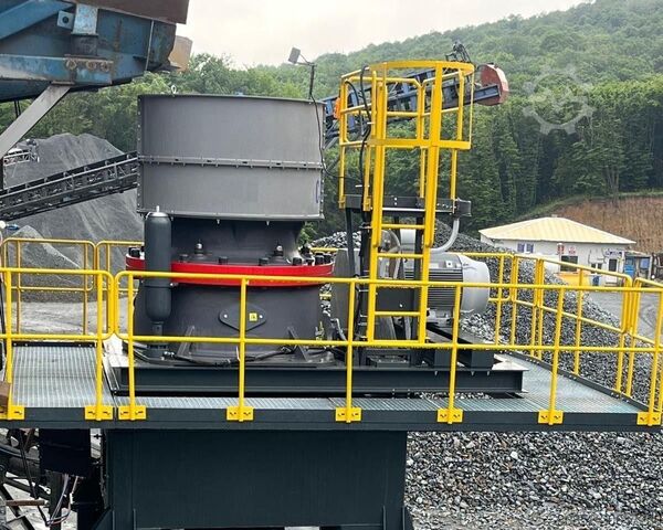 Kruszarka do betonu Polygonmach PTC300  track cone crusher HP300