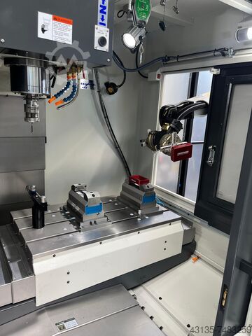 Centru de prelucrare vertical DAHLIH MCV-860 mit RoboJob MA 25