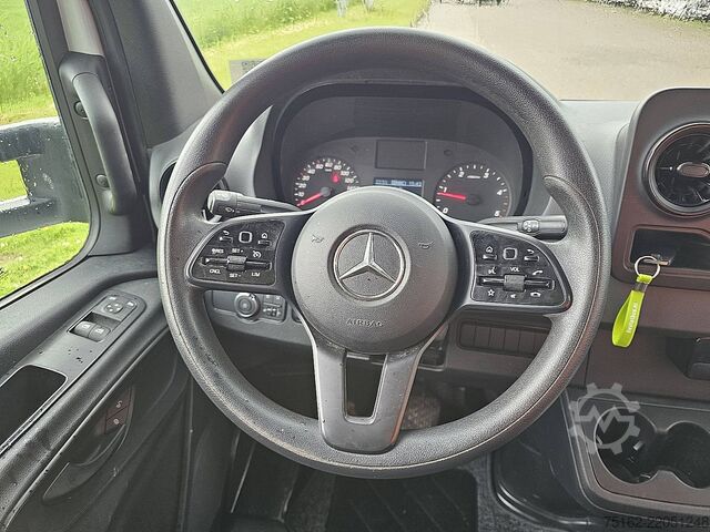 Mala MERCEDES-BENZ SPRINTER 315 CDI 43 AUT. LAADKLEP