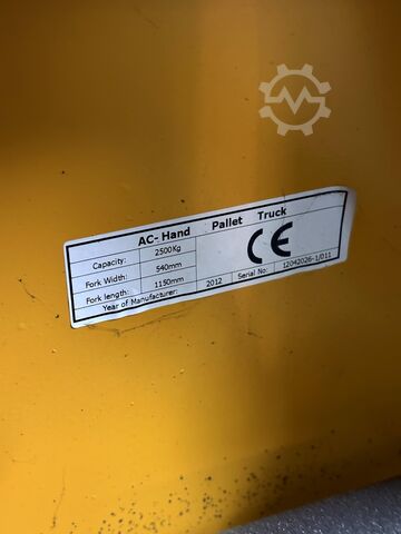 Transpaleta manuală Hand Pallet Truck 