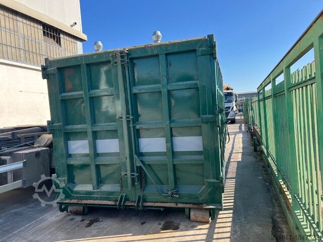 Container cu cârlig  CONTAINER SCARRABILE USATO CON GRU E POLIPO