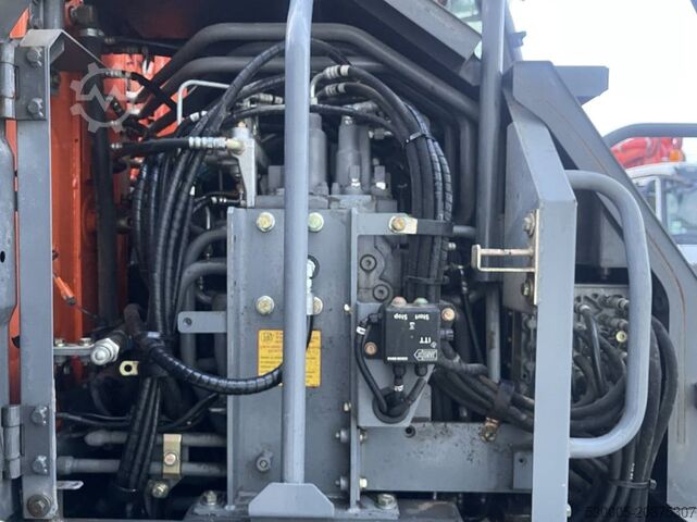 Mobiele graafmachine Hitachi ZX 140 W-3