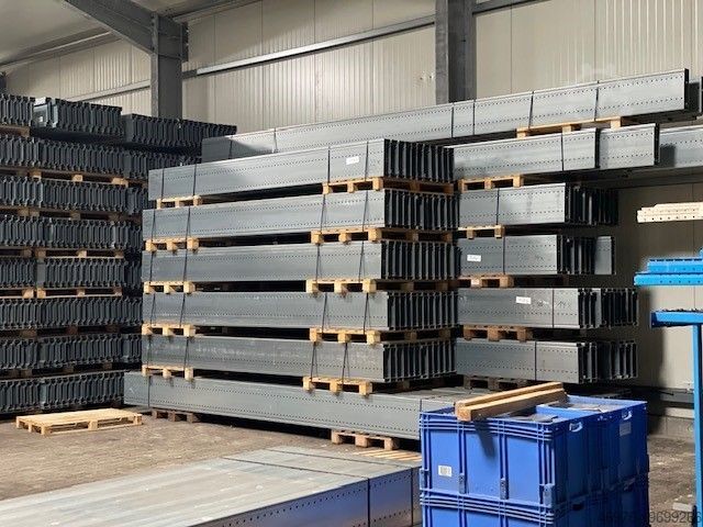 High-bay warehouse for steel beams C- Profil Stahlträger Gesamtlänge: 7.200 mm