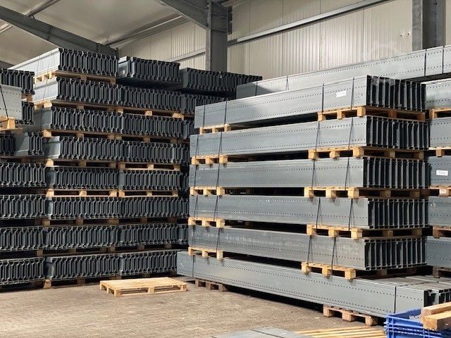High-bay warehouse for steel beams C- Profil Stahlträger Gesamtlänge: 7.200 mm