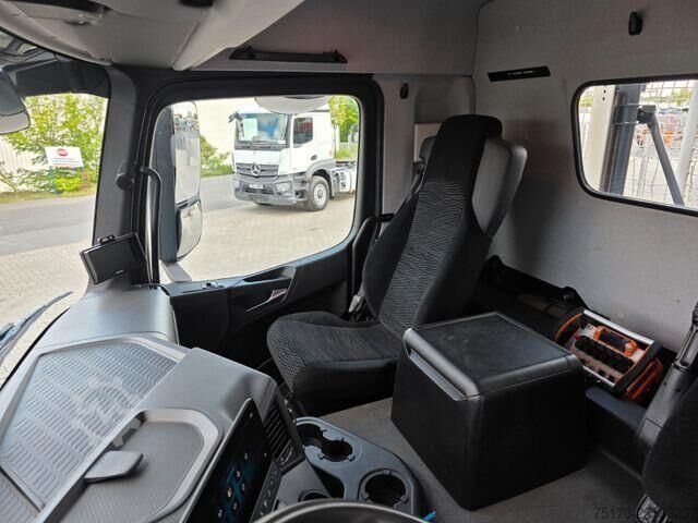 Benne Mercedes-Benz Arocs 1835 KK Heckkran Atlas 126.3E-A3L Funk
