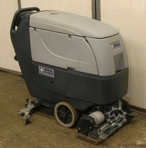 Skrubbetørrer med traktionsdrev Nilfisk BA 551 CD