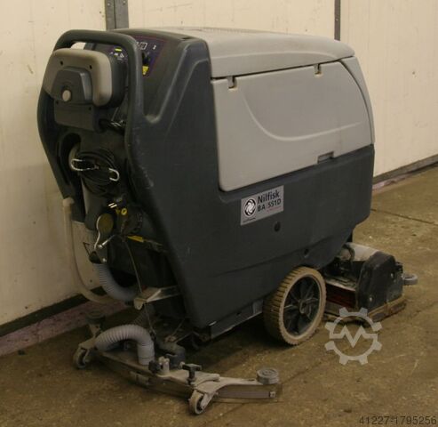 Skrubbetørrer med traktionsdrev Nilfisk BA 551 CD