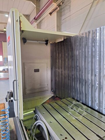 Vertikální obráběcí centrum Mazak VTC 300C II