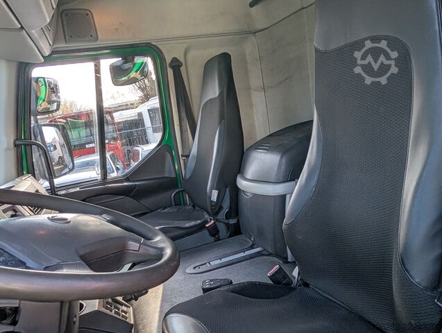 Skåpbil Volvo FL-280 4x2 16Tons EURO5 Portaltüren