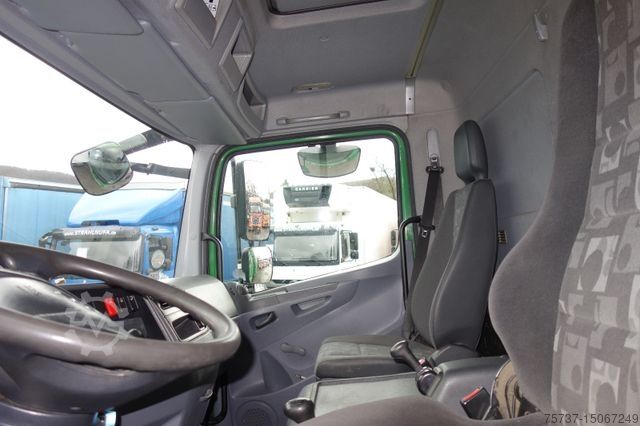 Plattewagen met zeil MERCEDES-BENZ 922 L  Schiebeplane