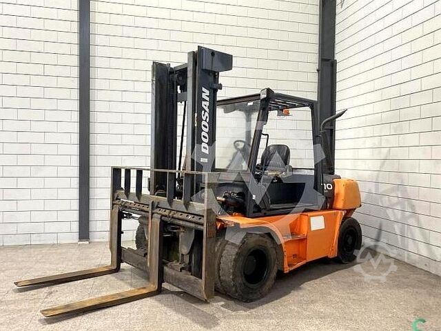 4-wheel forklift Doosan D 70 S-5 (3G) 5